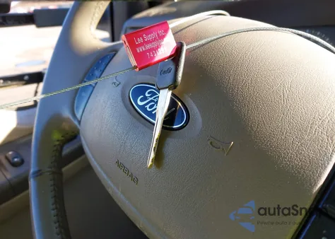 2003 Ford F-250 Lariat/Xl/Xlt z USA, uszkodzony, nr VIN 1FTNX20P33ED77715